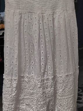 Me 2 Magic White Crochet-Tier Maxi Dress Sz Med